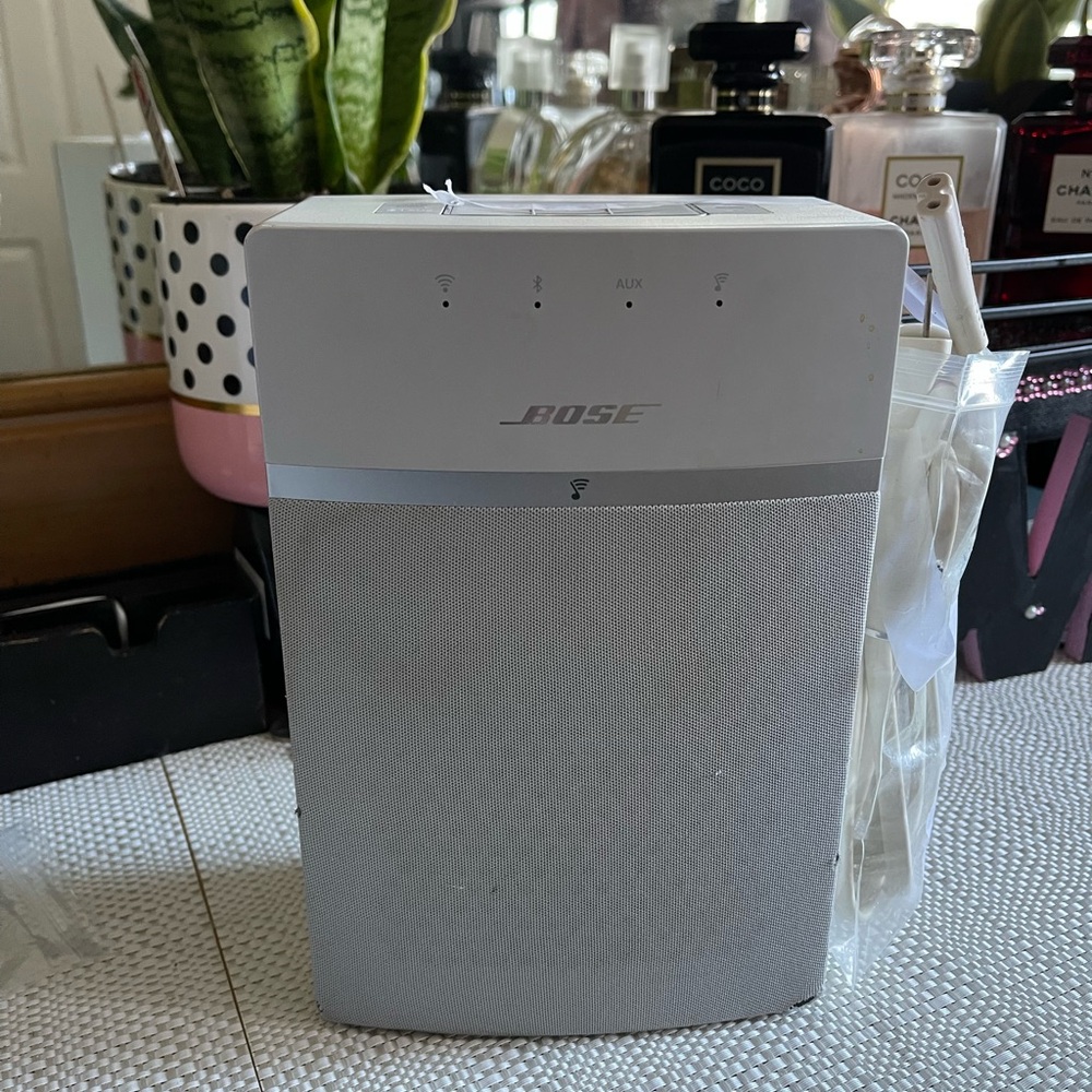 Bose White Wireless Speaker